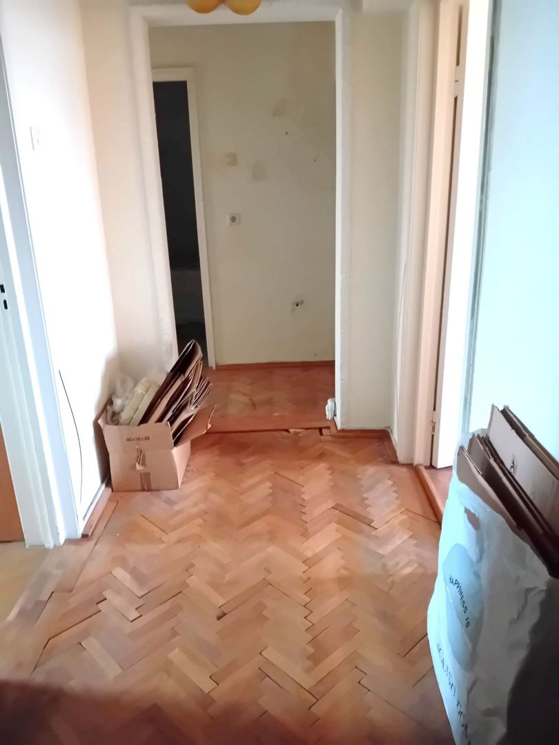 De vanzare -  apartament cu 3 camere decomandate, Tiglina 2, etaj 3/4 - Poză 10