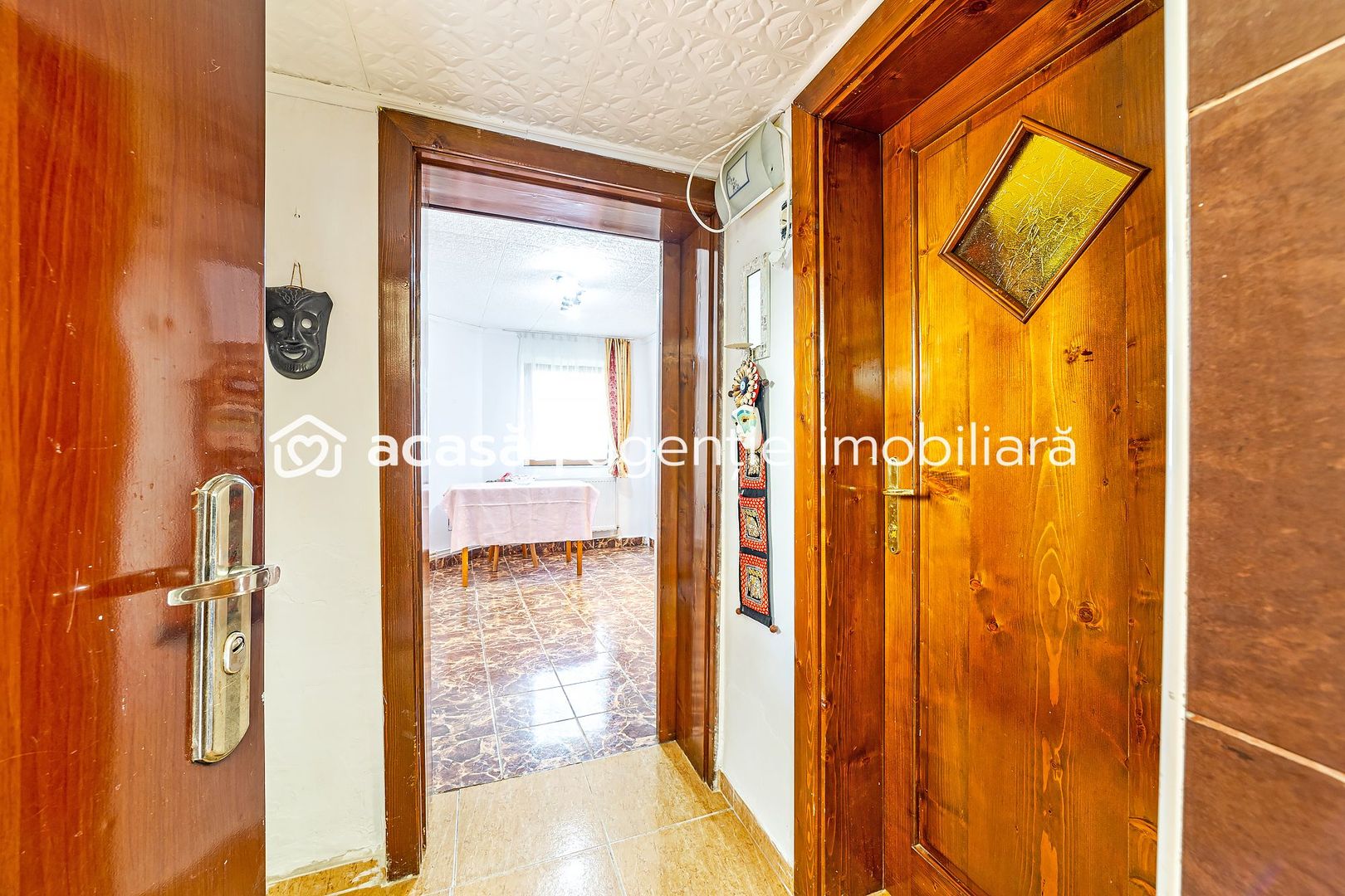 Vandut Apartament cu doua camere, central, la parter. - Poză 7