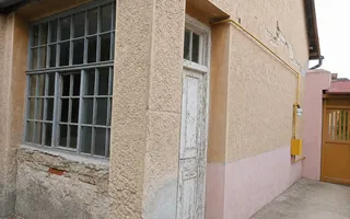 Casă de vânzare cu teren generos în Valea lui Mihai - Poză 12