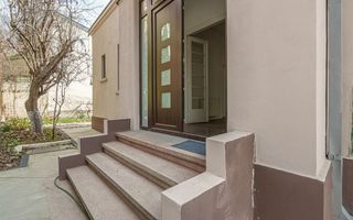 Piata Muncii, casa 87 mp totali, 179 mp curte libera, ideala birouri - Poză 7