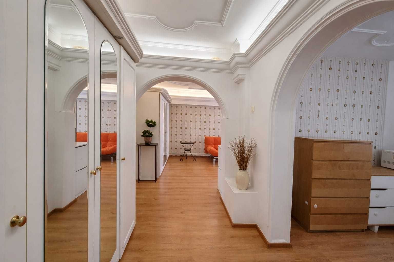 Apartament luminos 2camere, cu vedere la parcul Tineretului. Cu Centrala proprie - Poză 2