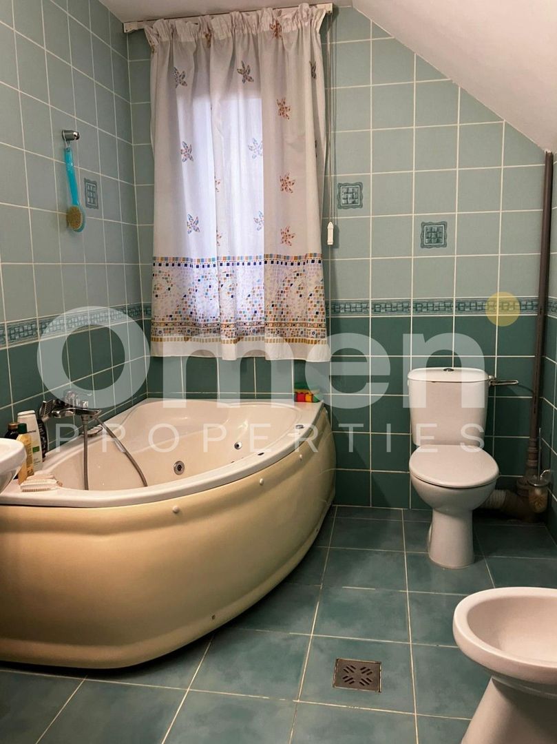 Vilă de închiriat – 260 mp utili, teren 1300 mp, 5 dormitoare, 3 băi, 3 balcoane - Poză 16