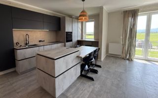 Apartament 2,5 camere chic cu grădină balcon vitrat și mobilier premium - Poză 2