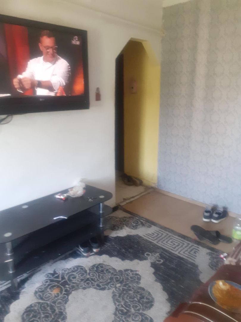 BRASADAS vinde ap 2 cam etaj 4/4 in zona Burdea. - Poză 1