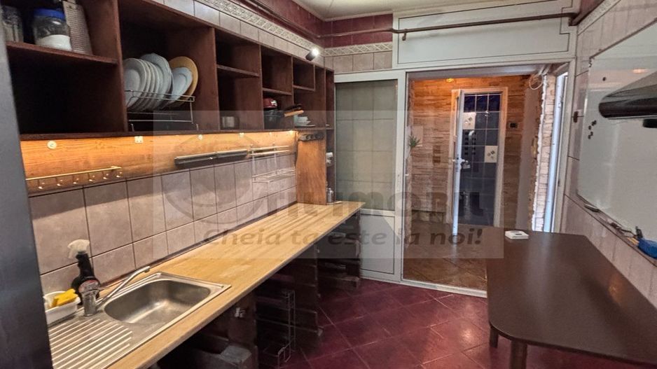 Apartament 3 camere Decomandat, et. 1, bulevard GARA - Poză 2