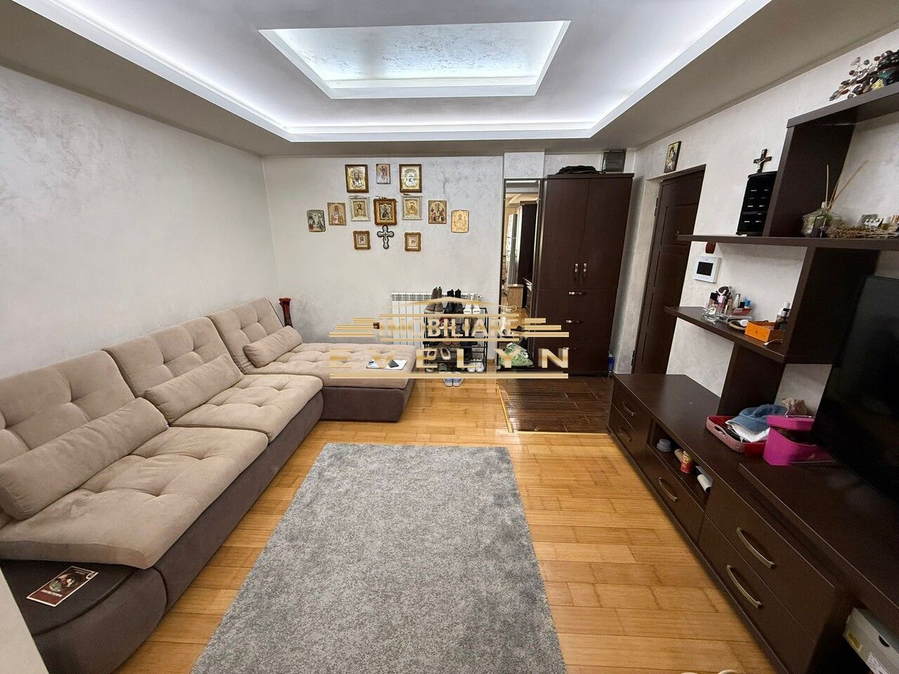 Apartament 3 camere, etaj 1, Str. Miorita - Poză 1