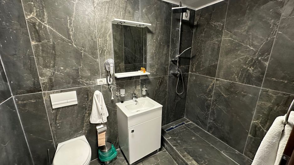 Clădire de închiriat pentru birouri  / clinica - Poză 15