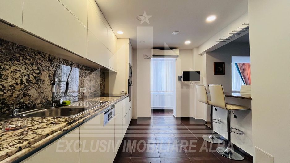 Apartament 4 camere decomandate | 85 mp | 2 bai | Cetate - Poză 2