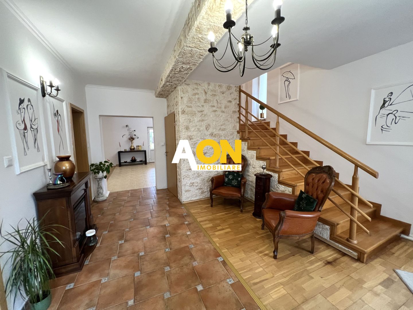 Casa de vanzare - 5 Camere, 2 Bai,  Garaj, 1000mp Teren - Poză 4