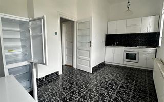 Casa Ultracentral singur ï¿½n Curte - Poză 8