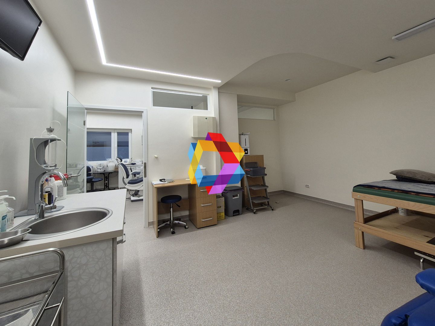 Clinica medicala finisaje premium - 196 mp - Poză 9