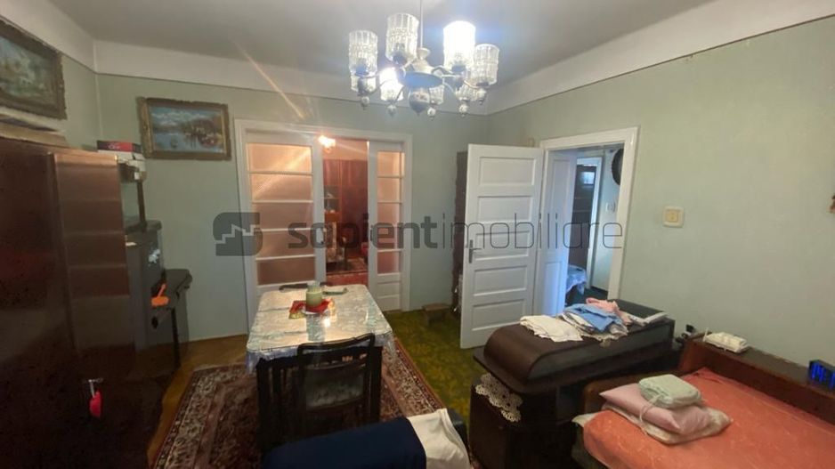 Apartament la casa situat in zona centrala - Poză 10