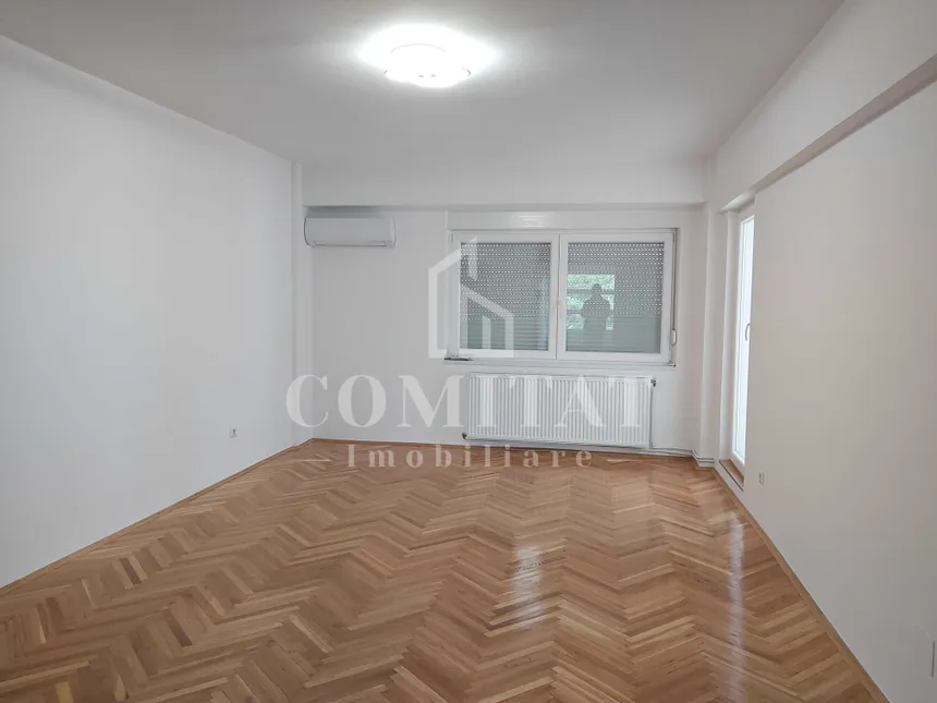 Apartament cu 3 camere | Zonă Ultracentrală - Piața Ștefan cel Mare — fotografia 3