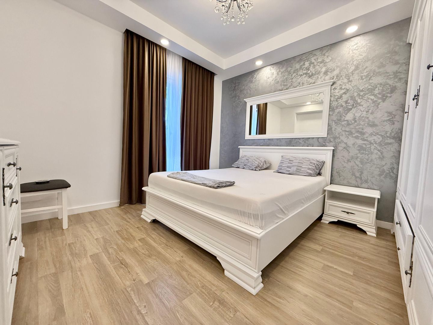 COSMOPOLIS - Apartament cu 3 camere, mobilat si utilat. - Poză 6