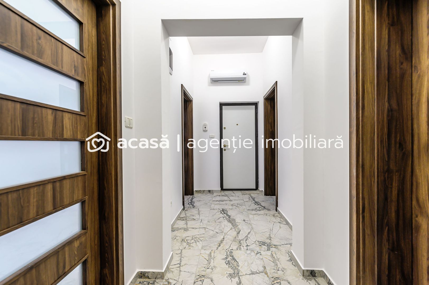 Apartament la casă cu destinații multiple Ultracentral - Poză 3