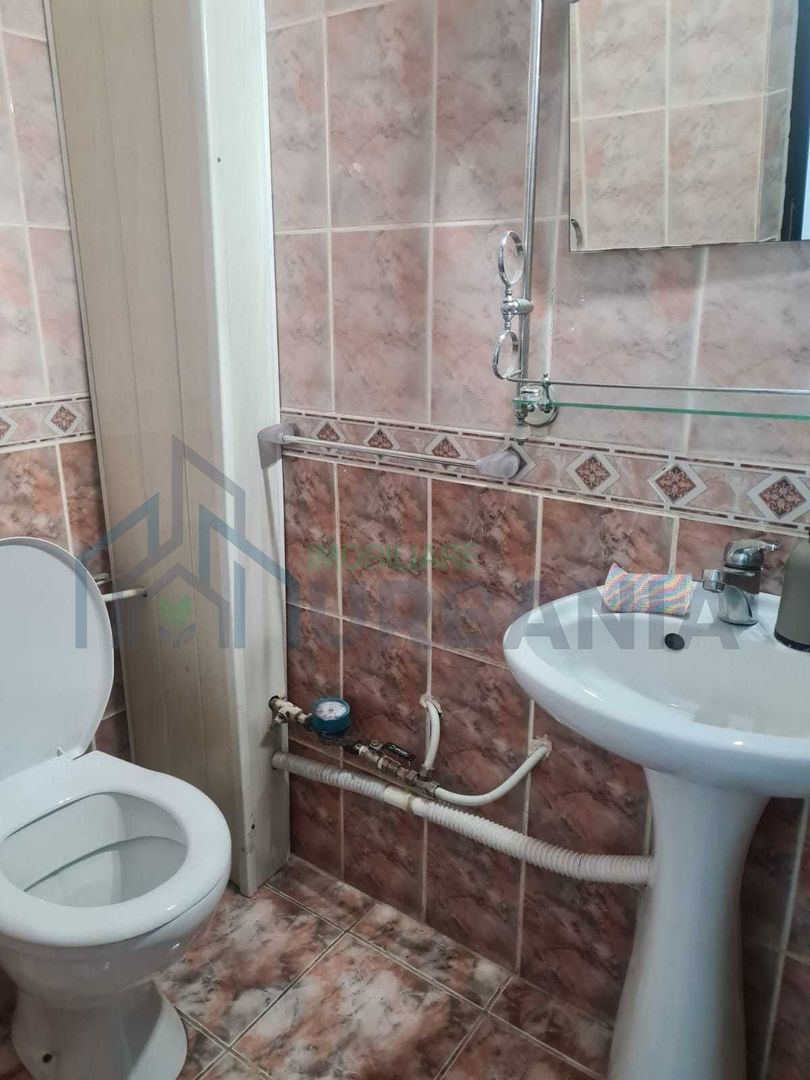 inchiriez apartament 3 camere, decomandat, 70mp, zona Nicolina 2 - Poză 5