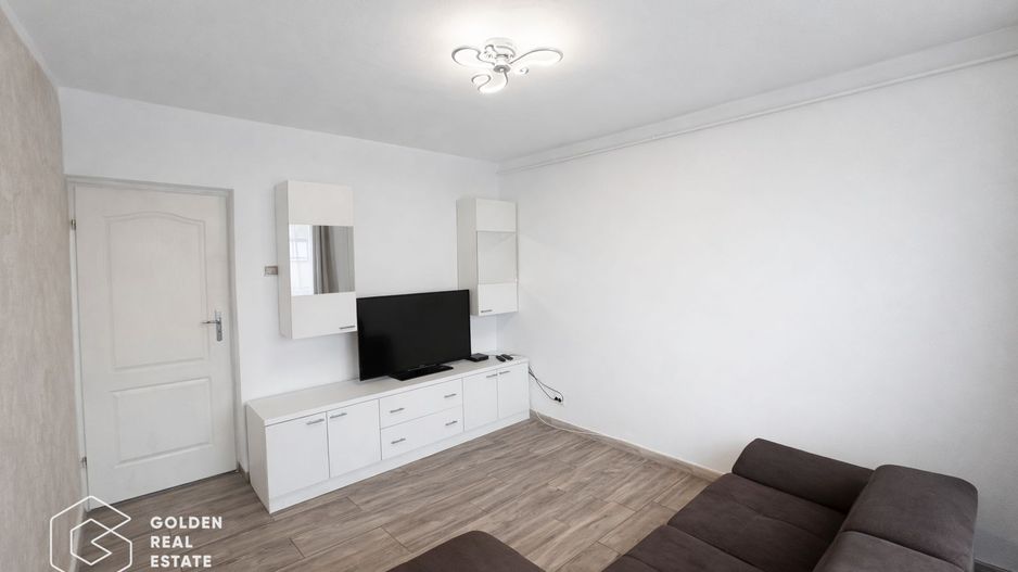 Apartament 2 camere, Piata Mica, renovat recent si loc de parcare inclus - Poză 1