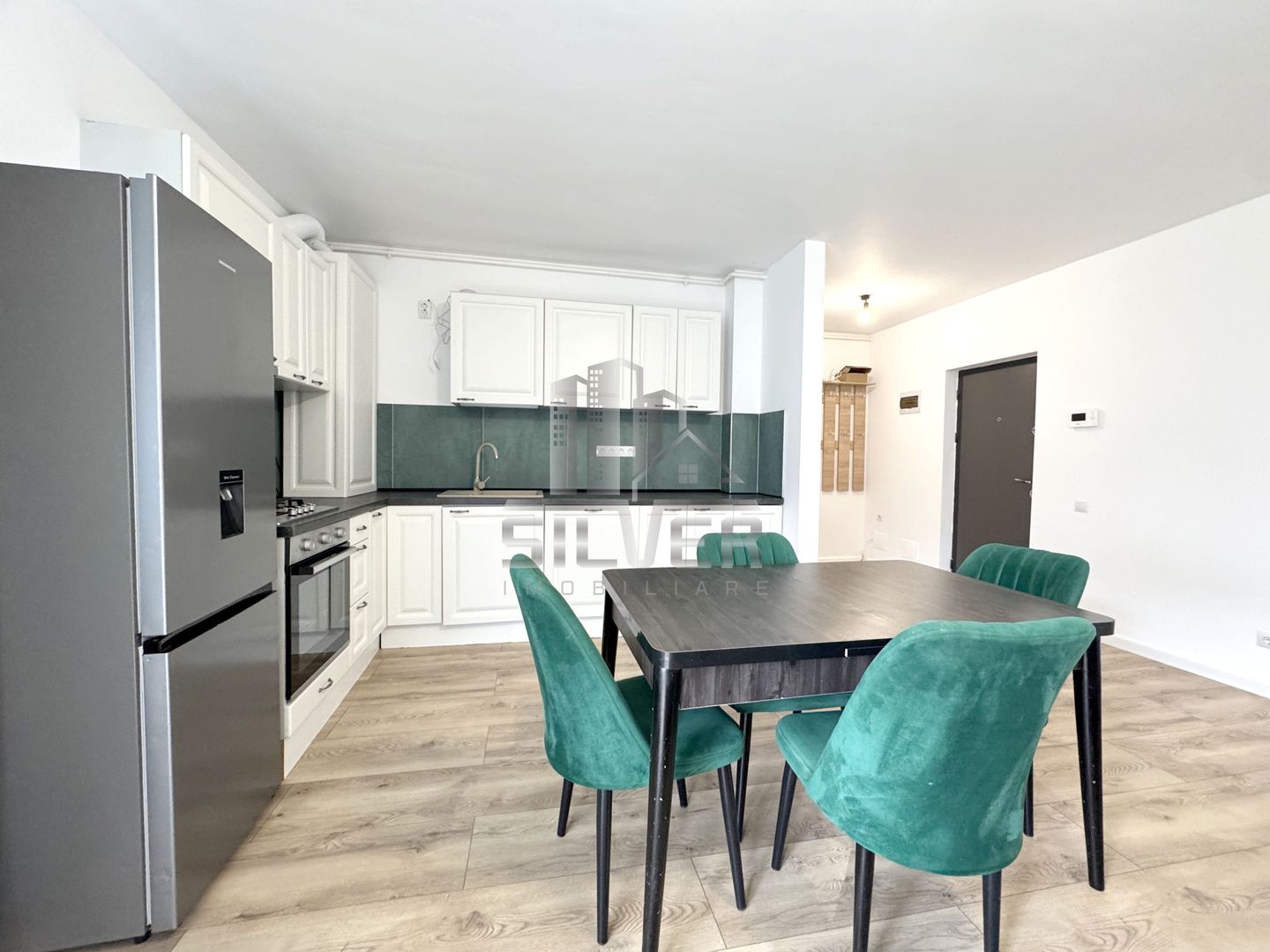 Apartament cu 2 camere/terasa 37 mp/garaj/PET FRIENDLY/Eroilor - Poză 4