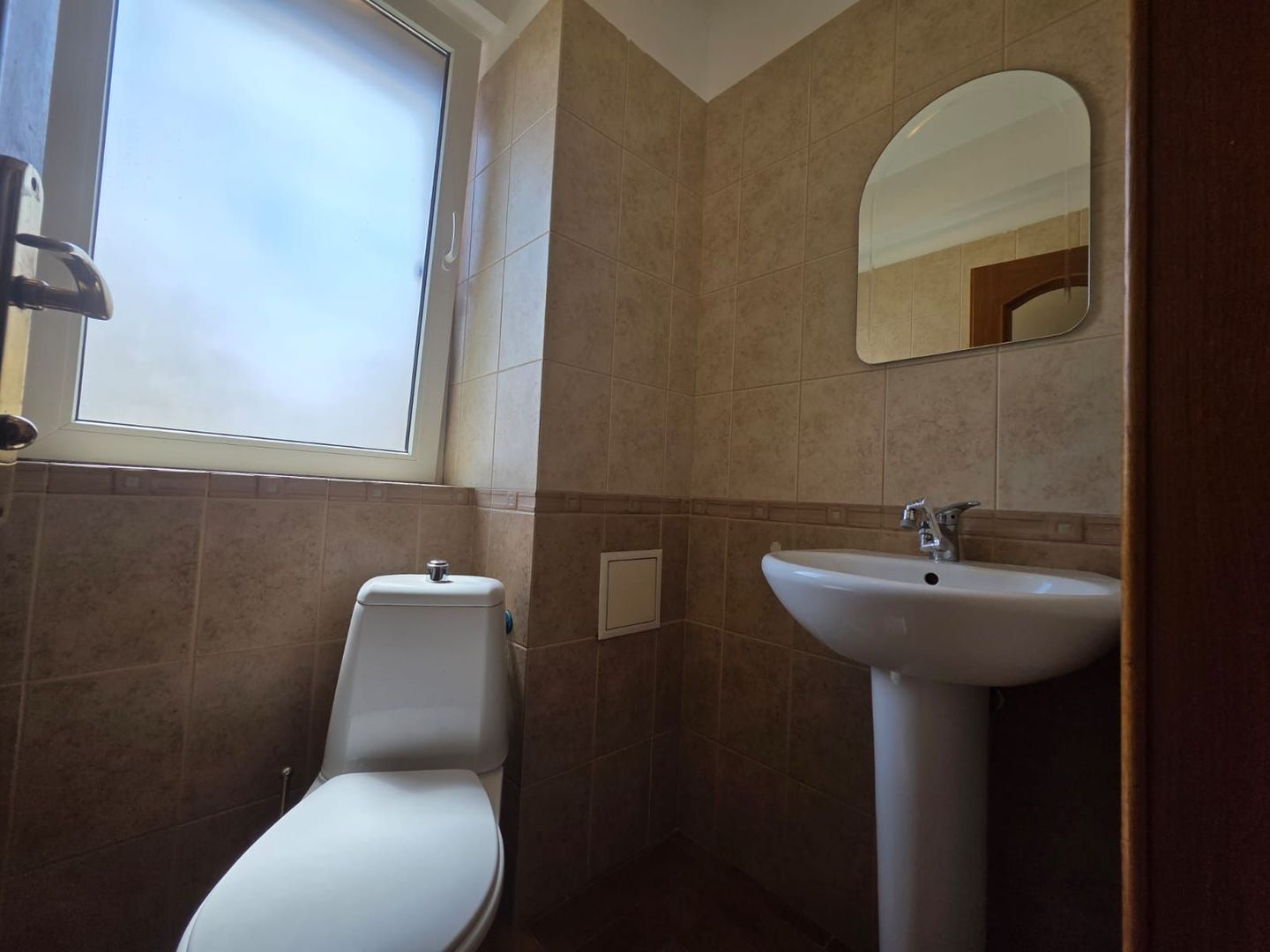 Vilă de inchiriat 5 dormitoare curte 300 m Iancu Nicolae Baneasa - Poză 8