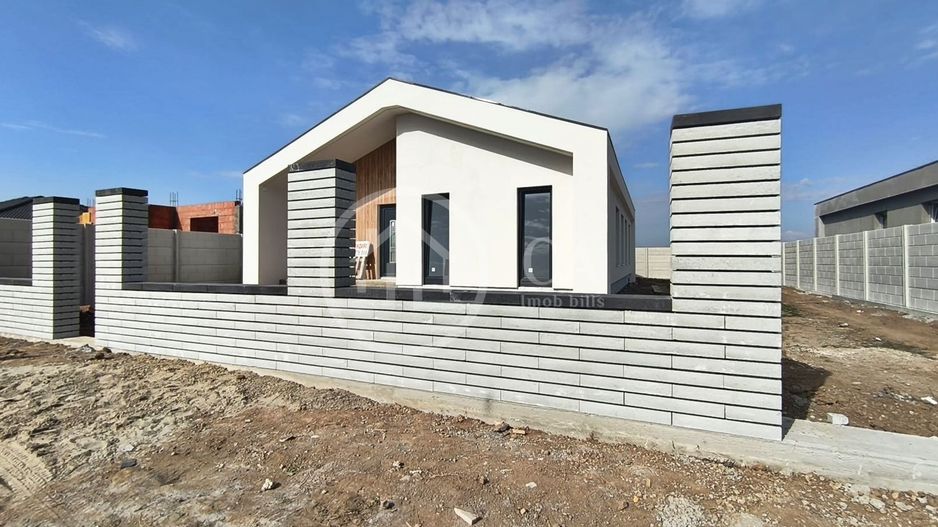 Casa de vanzare cu 4 camere in Santandrei, Bihor - Poză 1