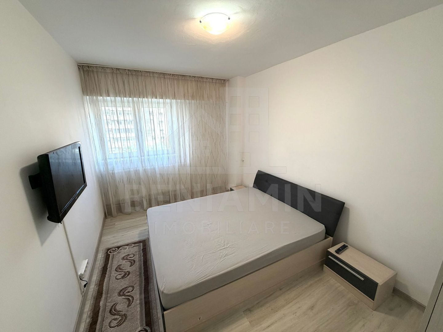 Apartament cu 2 camere decomandat Calea Bucuresti - Patria - Poză 4
