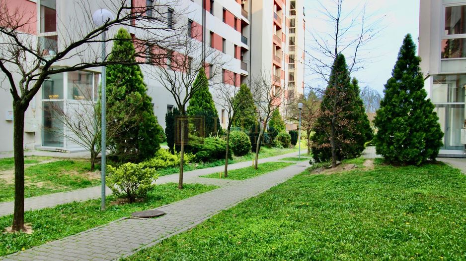 Bloc nou, 2 camere +loc de parcare suprateran - Poză 1