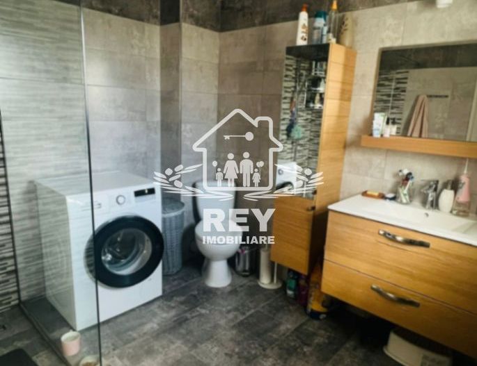 Triplex de vânzare în Șelimbăr 5 camere zona Triajului 3dorm-3băi-3P - Poză 18