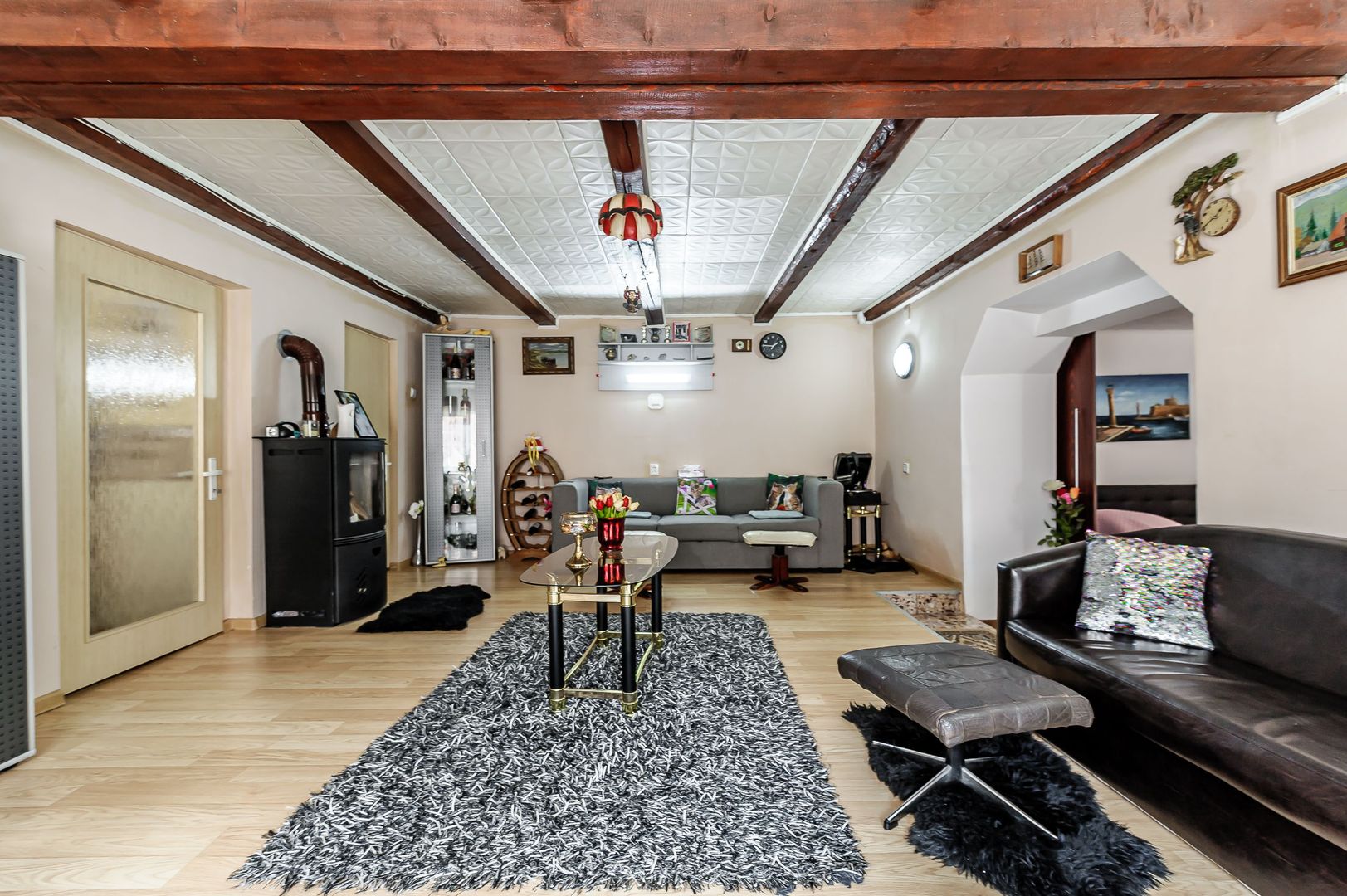 Proprietate vândută Casă spațioasă cu teren generos in Ghioroc - Poză 3