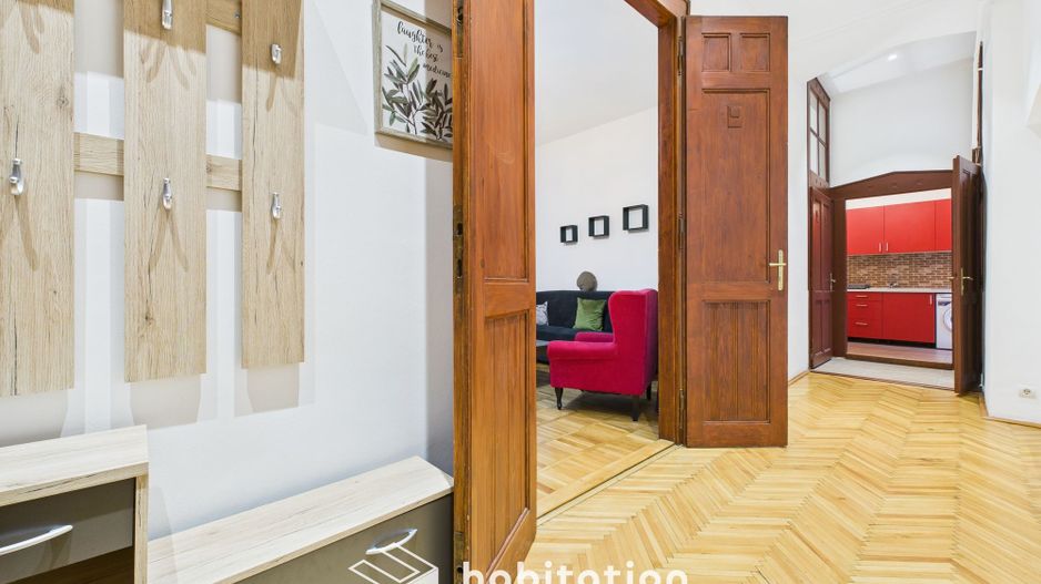 Piața Victoriei - Apartament primitor cu farmec istoric - tur virtual - Poză 13