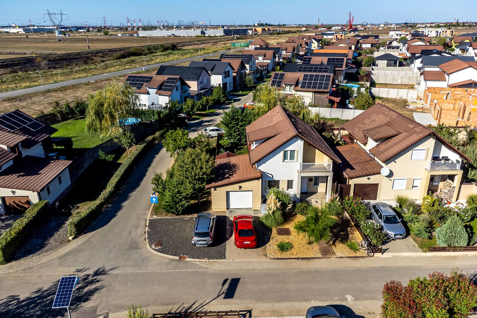 Casă de vânzare – Via Carmina, Vladimirescu -zonă rezidențială premium - Poză 8