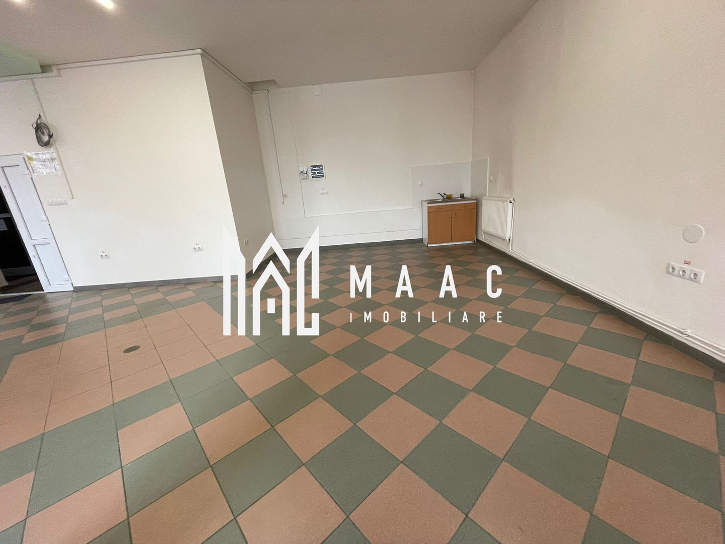 Spatiu comercial | Parcare I Vasile Aaron - Poză 2