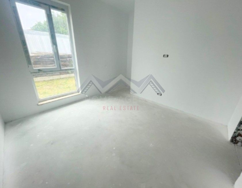 Apartament 2 camere + curte 110 mp Otopeni centru, acces pietonal DN/metrou - Poză 3