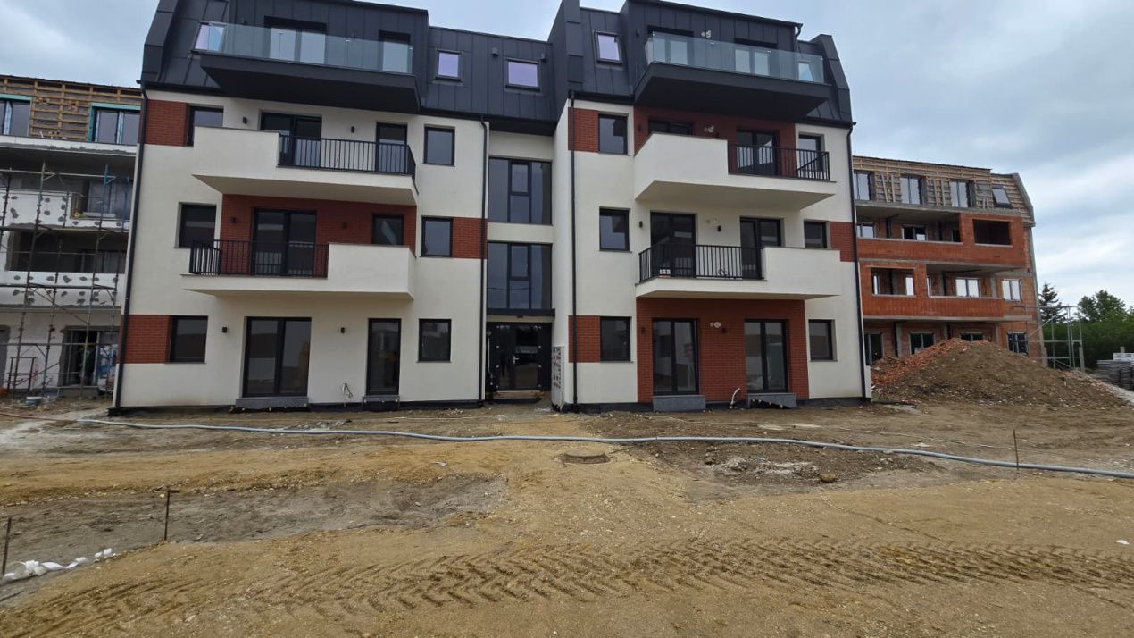 De vânzare apartament 2 camere ansamblu de locuinte Micro 9 in Satu Mare - Poză 12