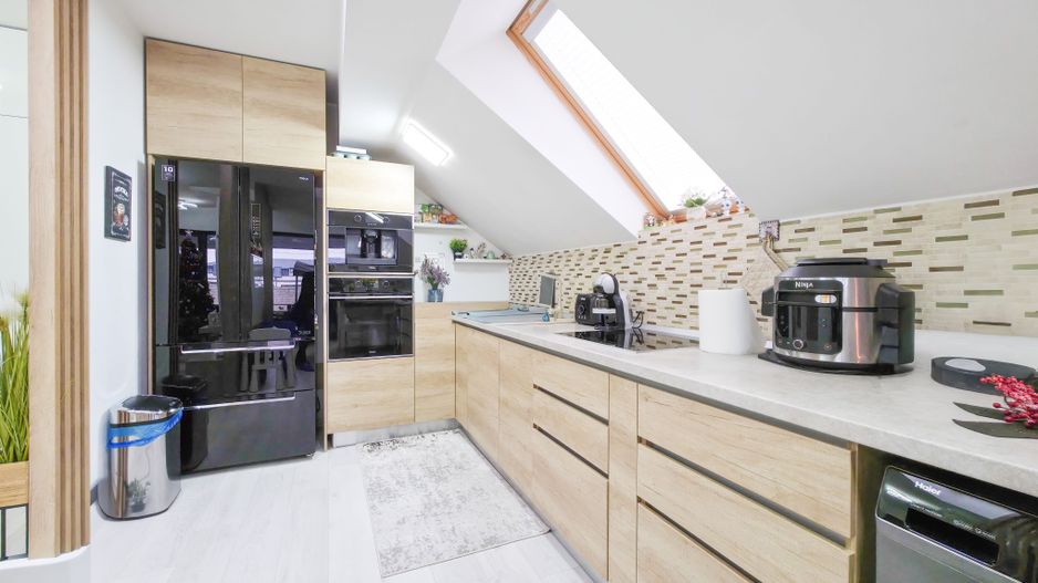 Apartament 3 camere Mobilat & Utila Loc parcare Drumul Valea Doftanei - Poză 11