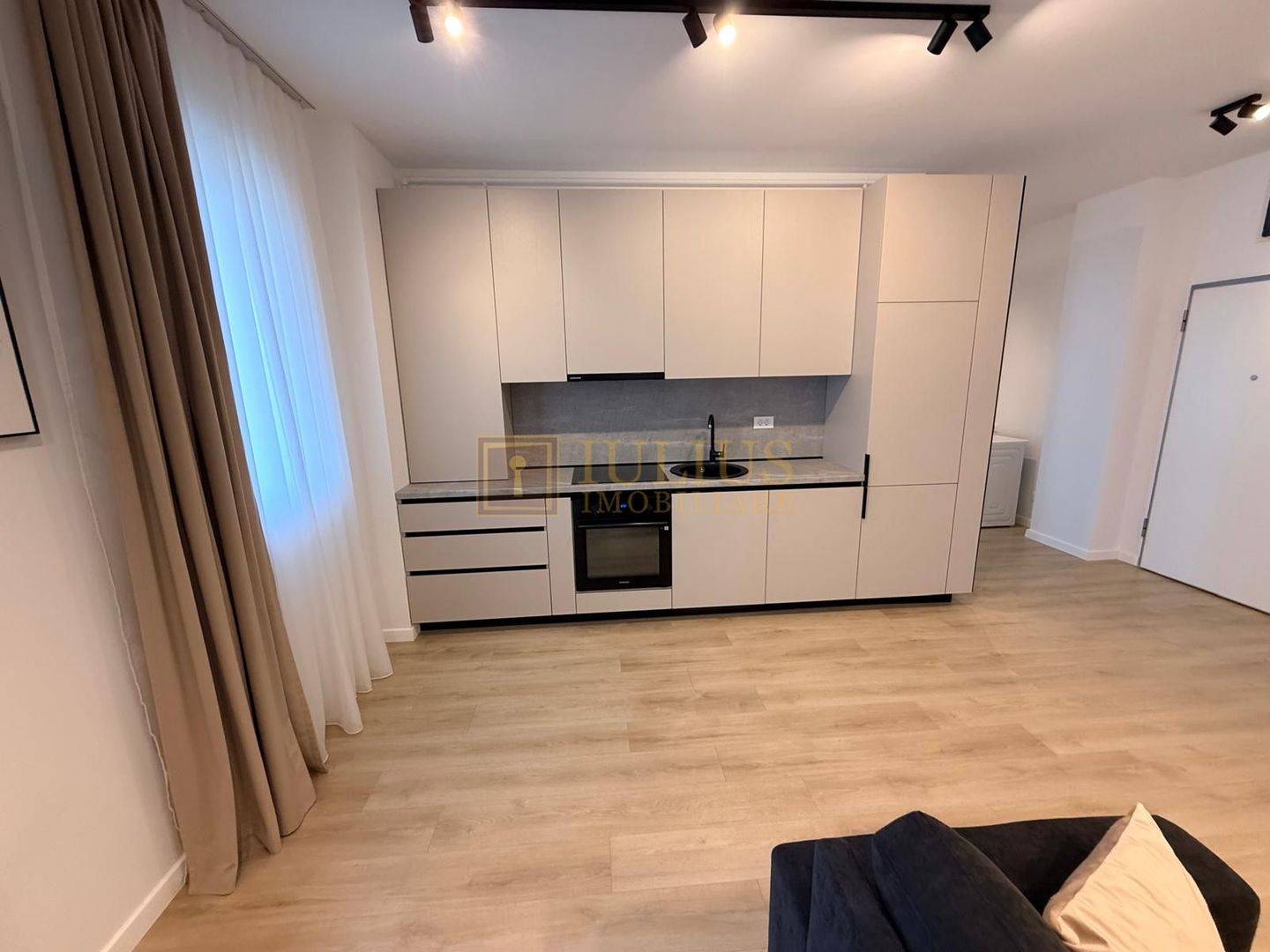 2 camere, Torontalului, loc de parcare inclus, prima inchiriere - Poză 4