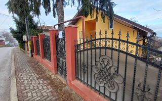 Casă de vânzare în Pașcani - Poză 4