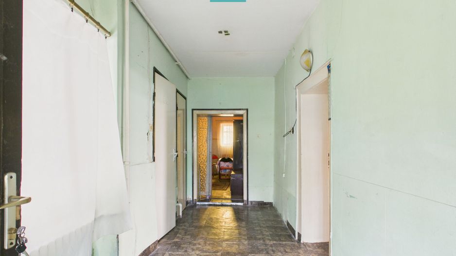 Casă modestă cu 3 camere din văiugă în Bătania - Poză 14