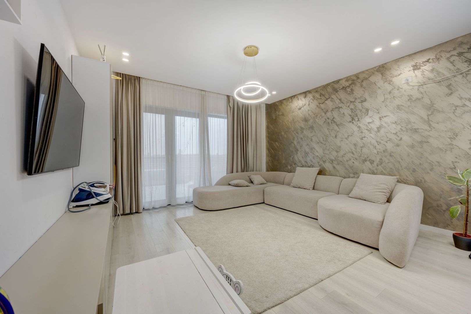 Vila parter mobilata si utilata Tunari - Poză 3