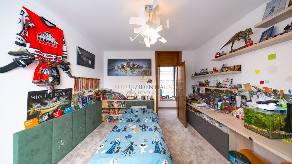 Resedinta spectaculoasa  – Vila exclusivista deschidere directa la lac - Poză 27