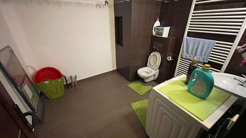 Vand casa semicentrala zona stadionului Olimpia - Poză 2