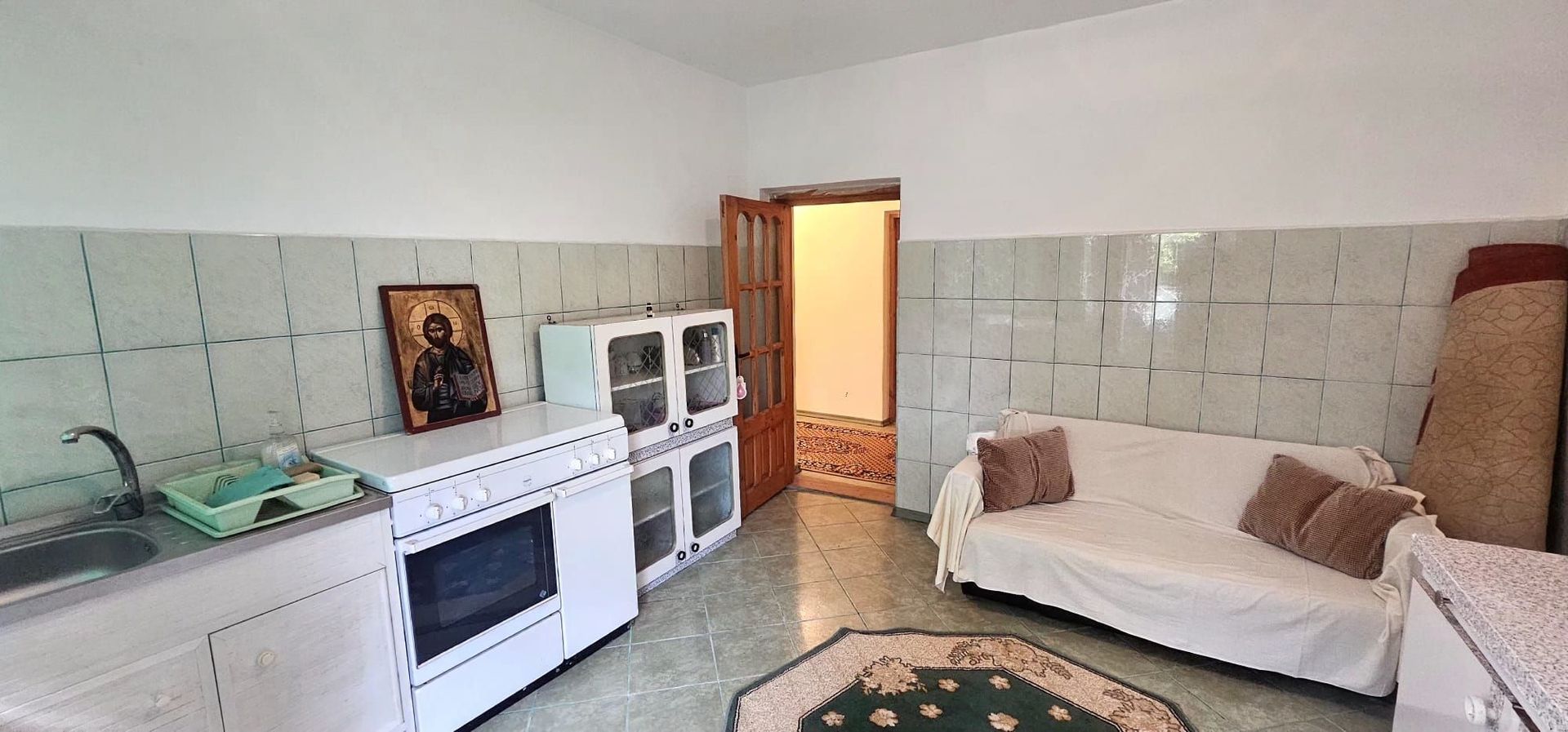 Casa la sol cu teren 1055 mp si livada - Vanatori, Galati - Poză 7