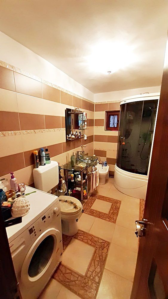 In Feldioara, la 17 Km de Brasov, apartament 2 camere, 43000 euro - Poză 16