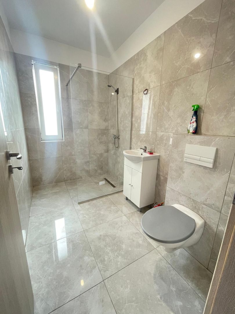 Giroc-Eso | De Inchiriat | 2 Camere | Nemobilat | Loc de parcare - Poză 5