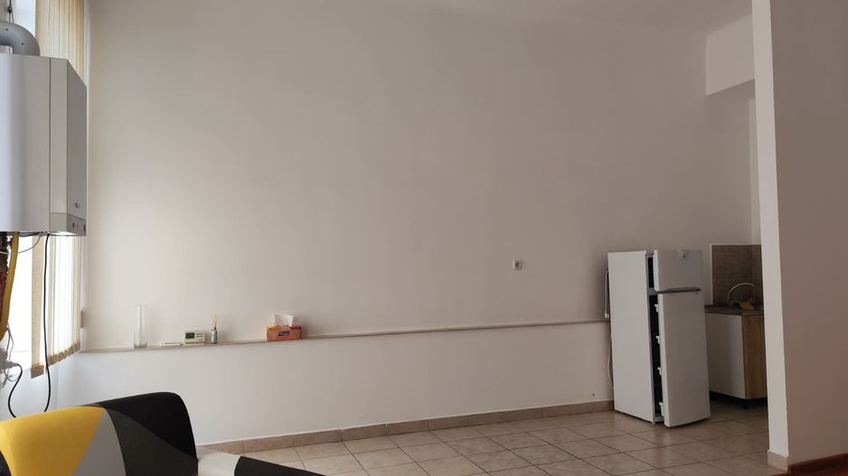 Spatiu birou de inchiriat, situat pe str.I.Vulcan, Oradea - Poză 3