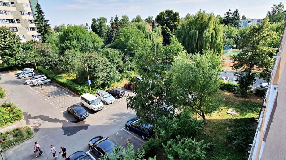 Calea Bucuresti, garsoniera cf I etaj 4/9 libera,semimobilata - Poză 2