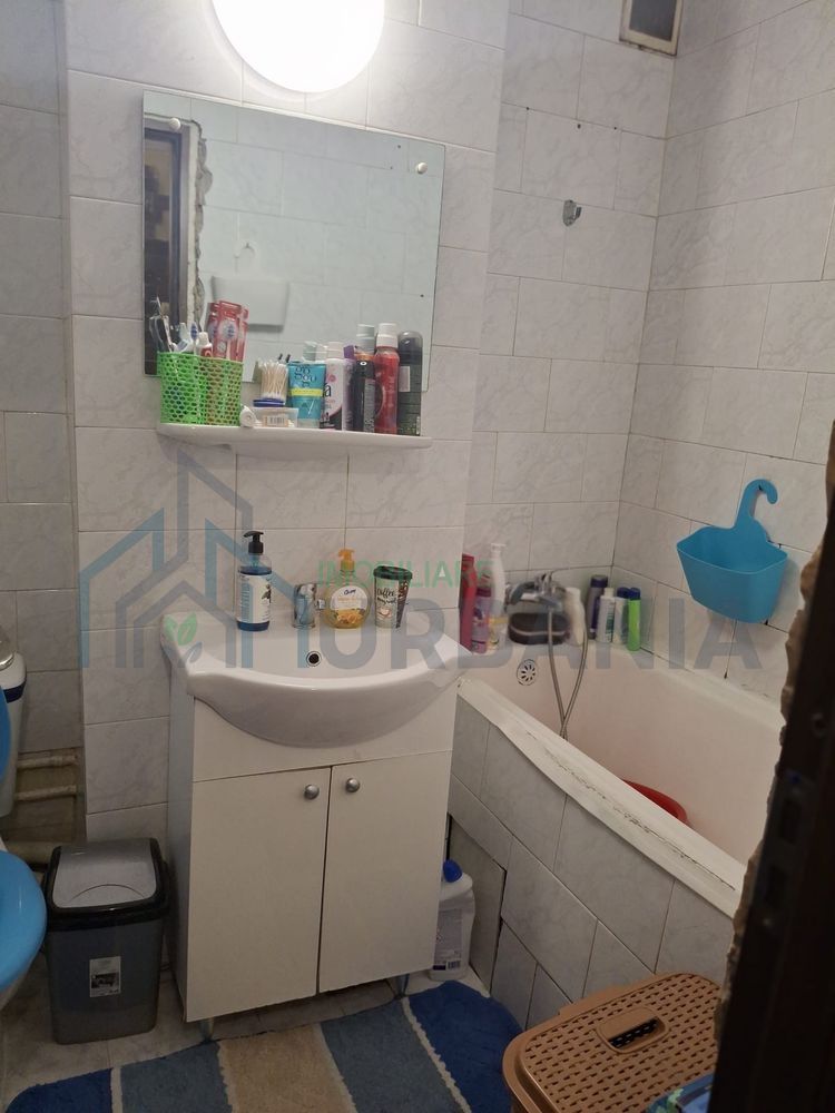 Apartament de vânzare, Tătărași, Iași – 1 cameră, etaj 4/4, mobilat și utilat - Poză 3