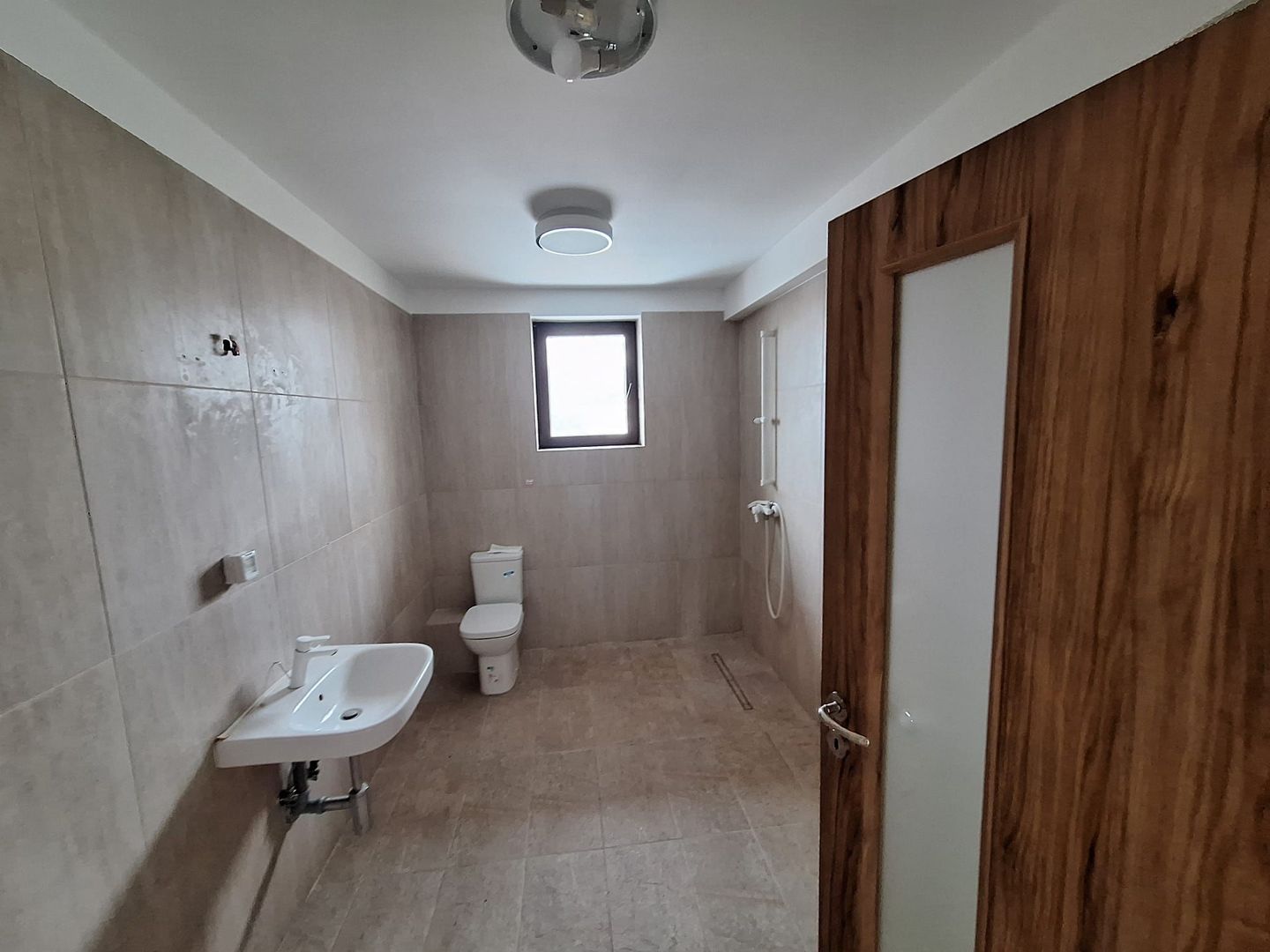 Spatiu Comercial Stradal P+Etaj - 440 Utili - Teren 765 mp - Parcare - Poză 4