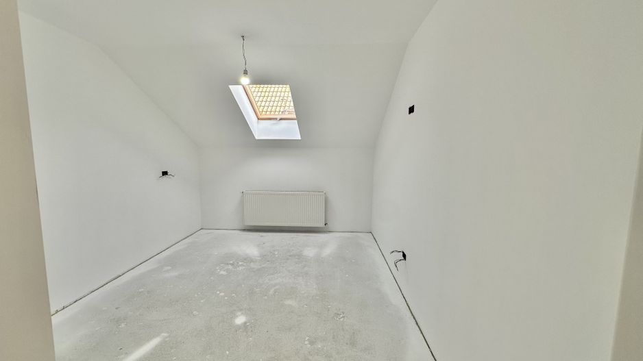 Casă individuală de vanzare  cu garaj și curte proprie – Hălchiu - Poză 19