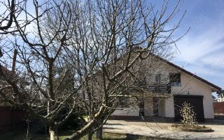 # Casă renovată 2024, panouri solare, teren 2100 mp, Lunca Cetatuii. - Poză 1