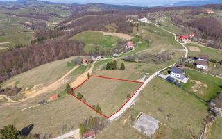 Teren intravilan în Poiana Mărului, 3.791 mp cu priveliste panoramica - Poză 3